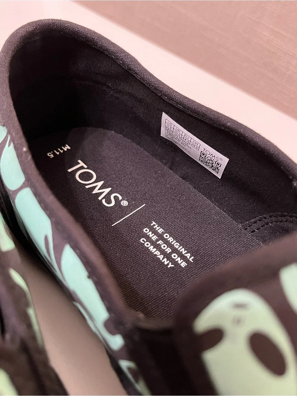 TOMS Men's 11.5 Alien Glow In The Dark Slip On Shoes Black Mint Green